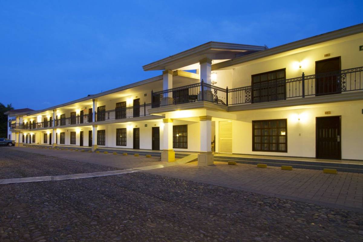 InHouse Select Hacienda Tres Rios